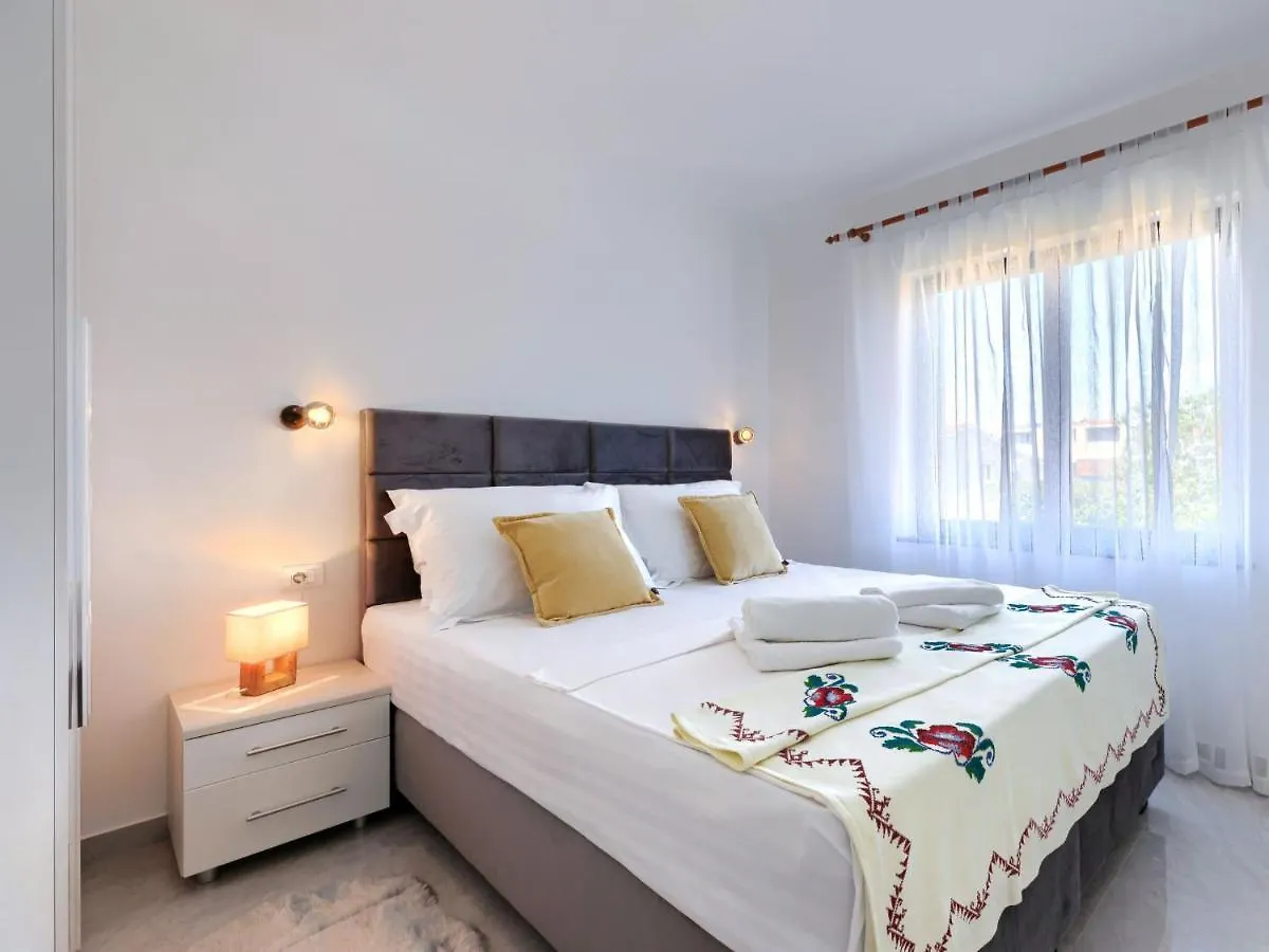 Apartment Muki-2 By Interhome Medulin 0*,